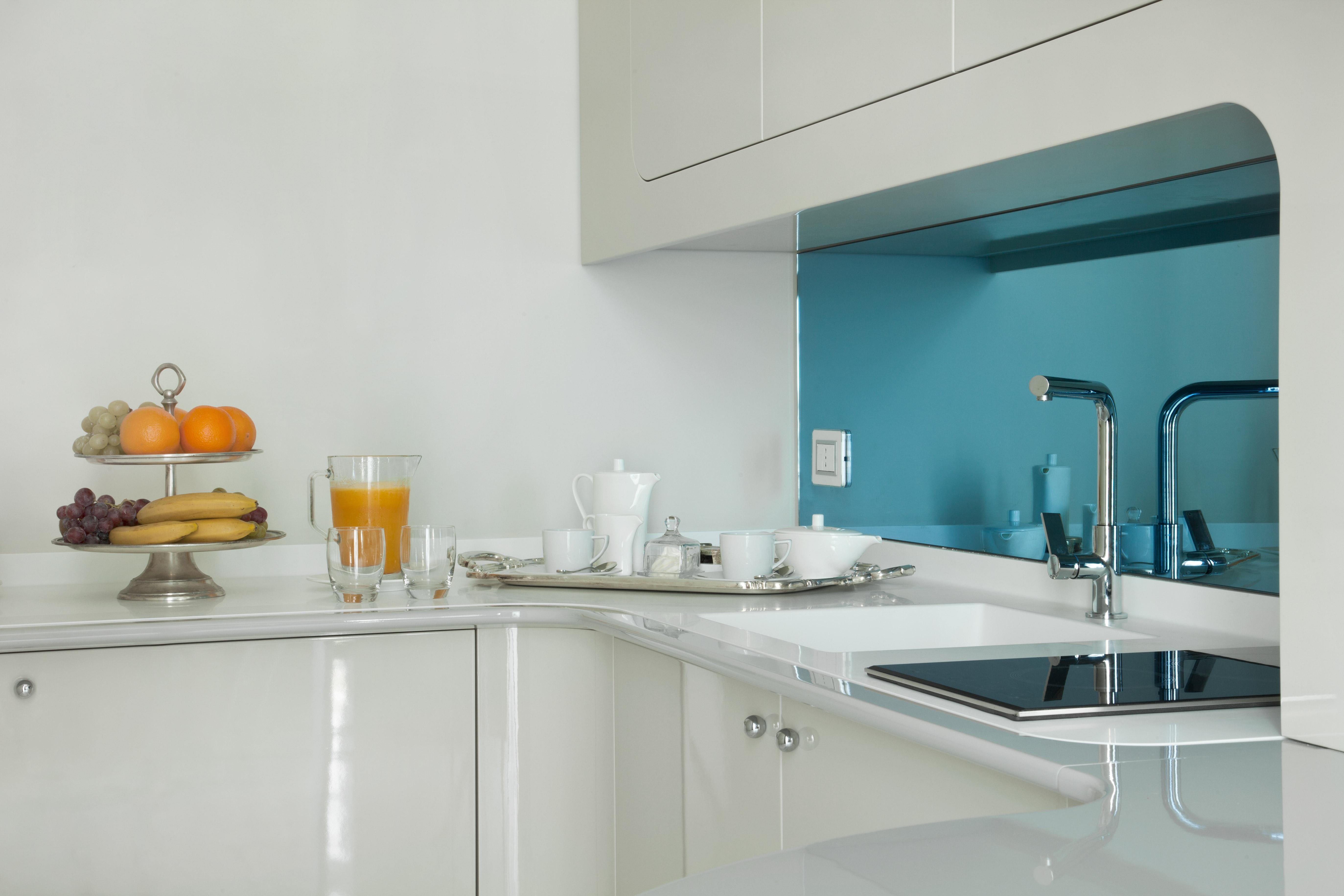 iH 호텔 바리 그란데 알베르고 델레 나지오니 외부 사진 A modern kitchen