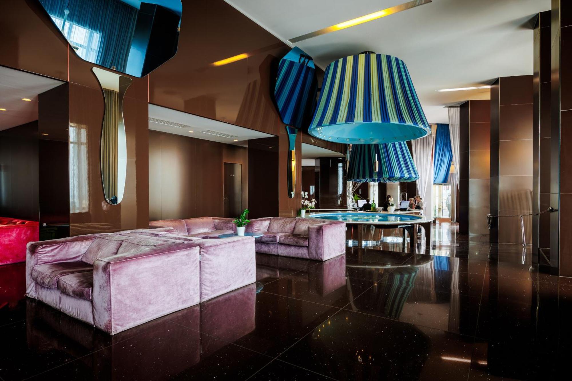 iH 호텔 바리 그란데 알베르고 델레 나지오니 외부 사진 The interior of the hotel