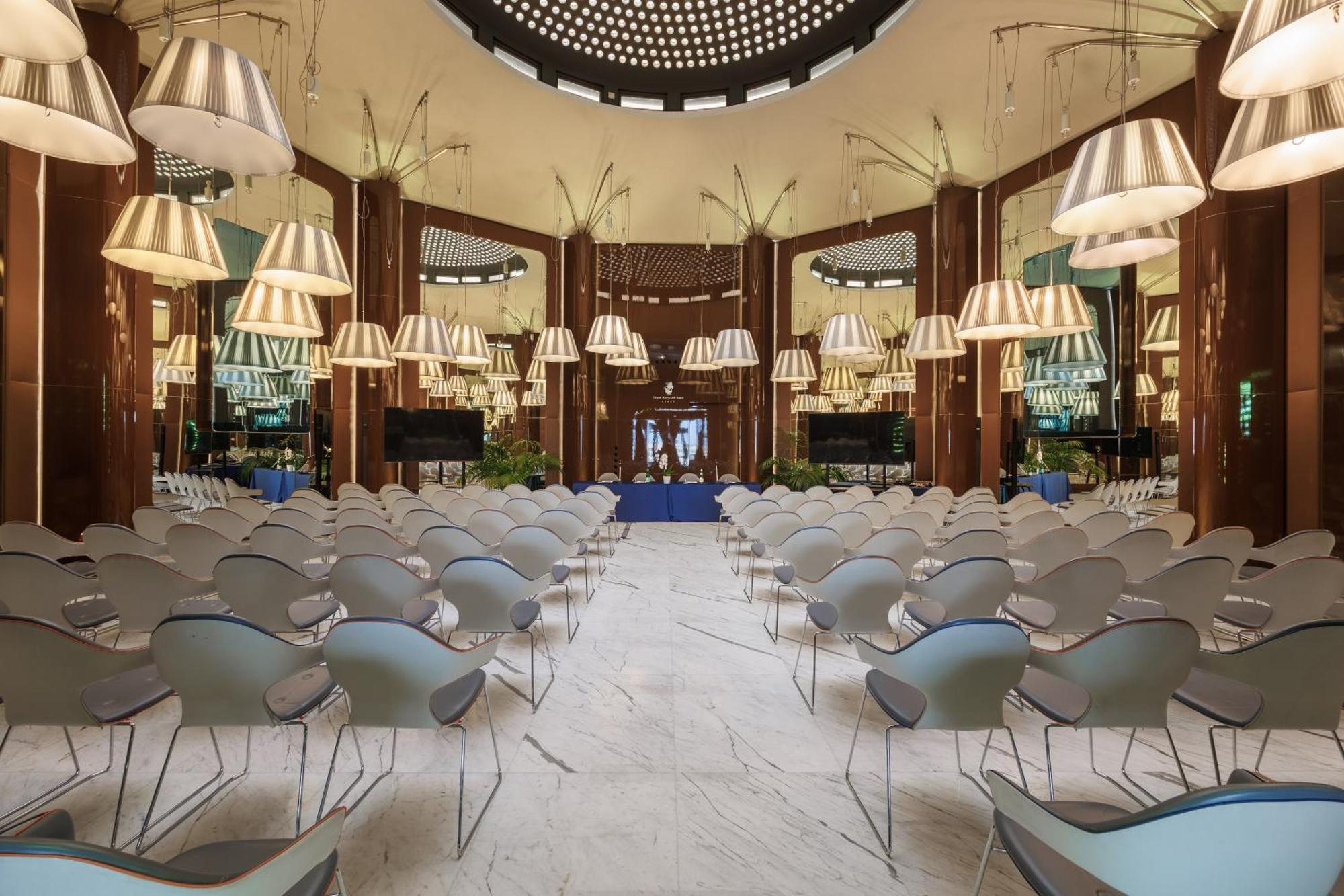 iH 호텔 바리 그란데 알베르고 델레 나지오니 외부 사진 The interior of the hotel